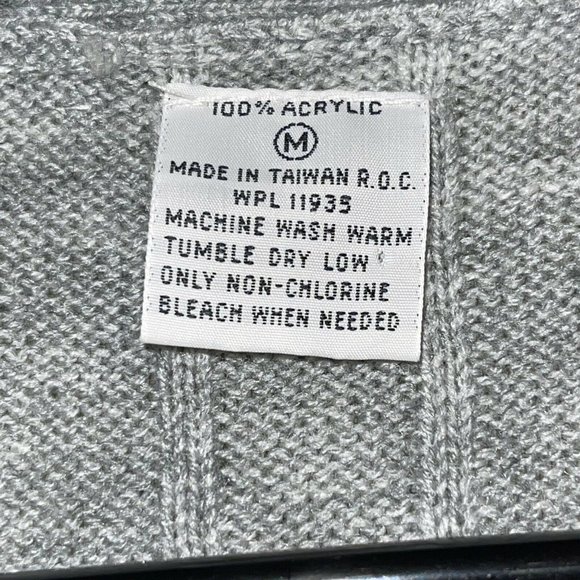 Vintage JC Penney Women Sweater Vest Medium Cable Knit Gray Button Front V-Neck - Picture 7 of 9